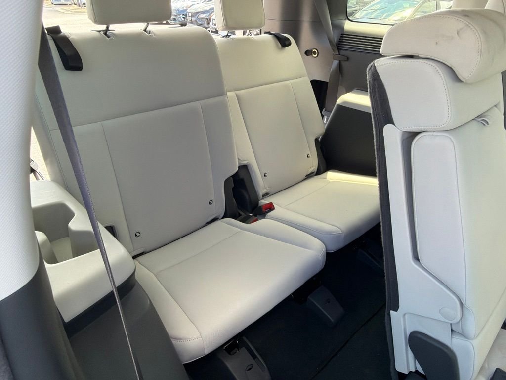 Used 2024 Gray Hyundai SE image 18
