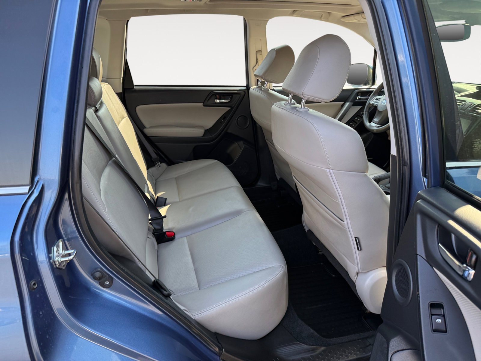 Used 2015 Quartz Blue Subaru 2.5i Touring image 18