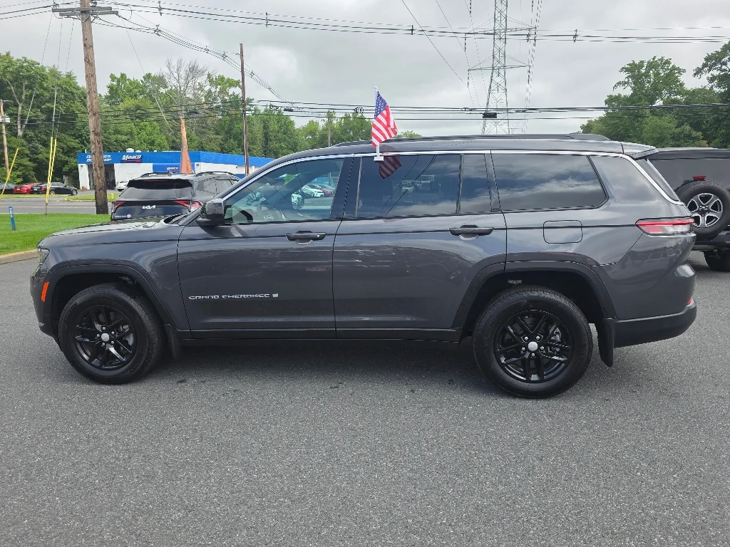 Used 2026 Baltic Grey Metallic Clear Coat Jeep Laredo image 12