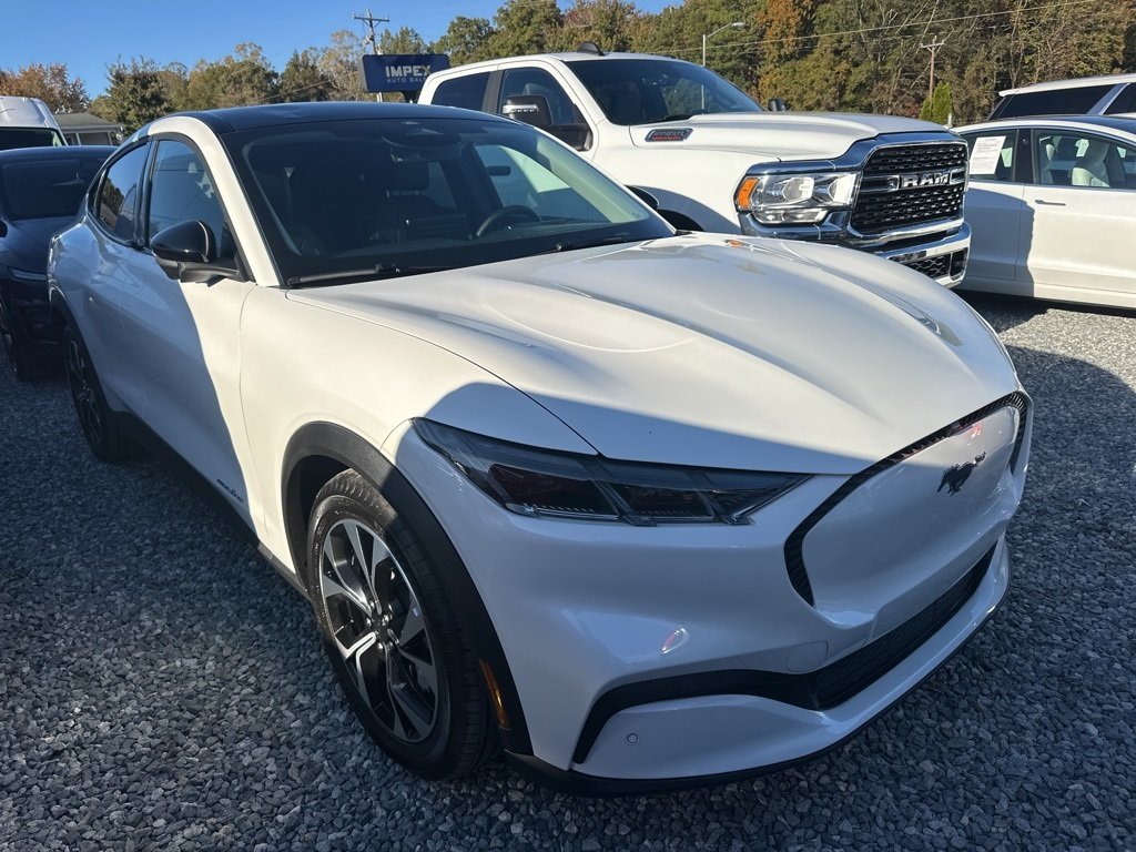 2025 Ford Mustang Mach-E Select photo 2