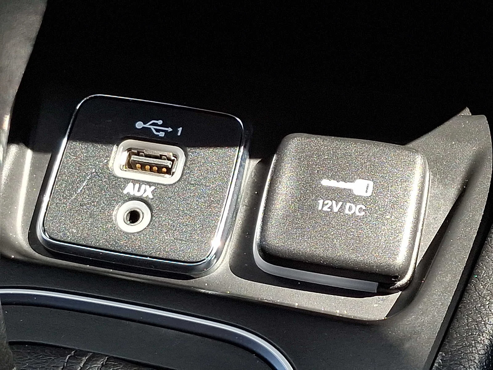 Used 2021 Slate Blue Pearlcoat Jeep Latitude Lux image 24