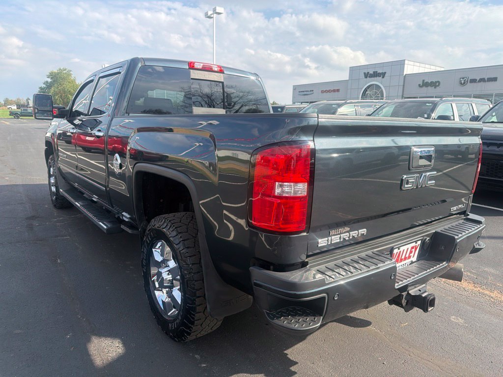 Used 2018 Green GMC Denali image 6