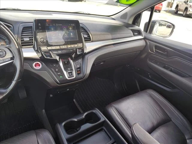Used 2018 Silver Honda TOURING AUTO image 15