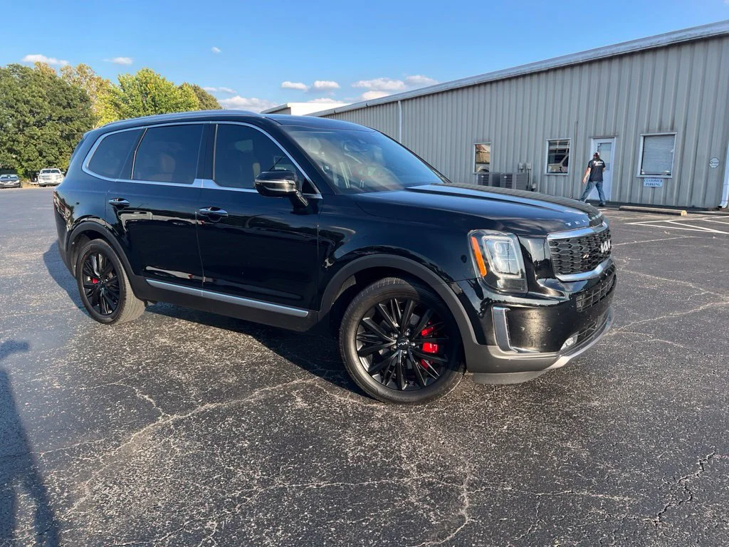Used 2022 Ebony Black Kia SX image 2