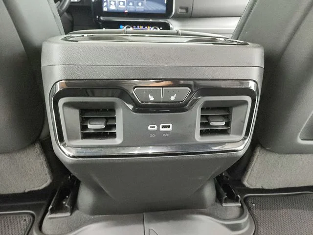 Used 2023 White GMC AT4X image 38