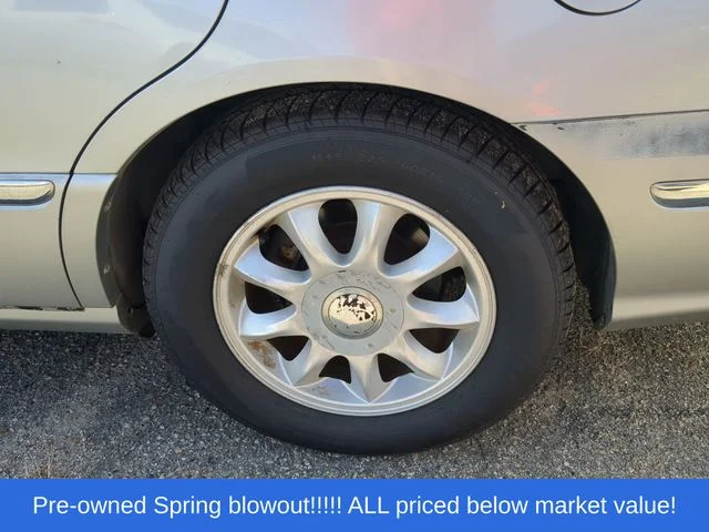 Used 2005 Gray Kia LX image 12