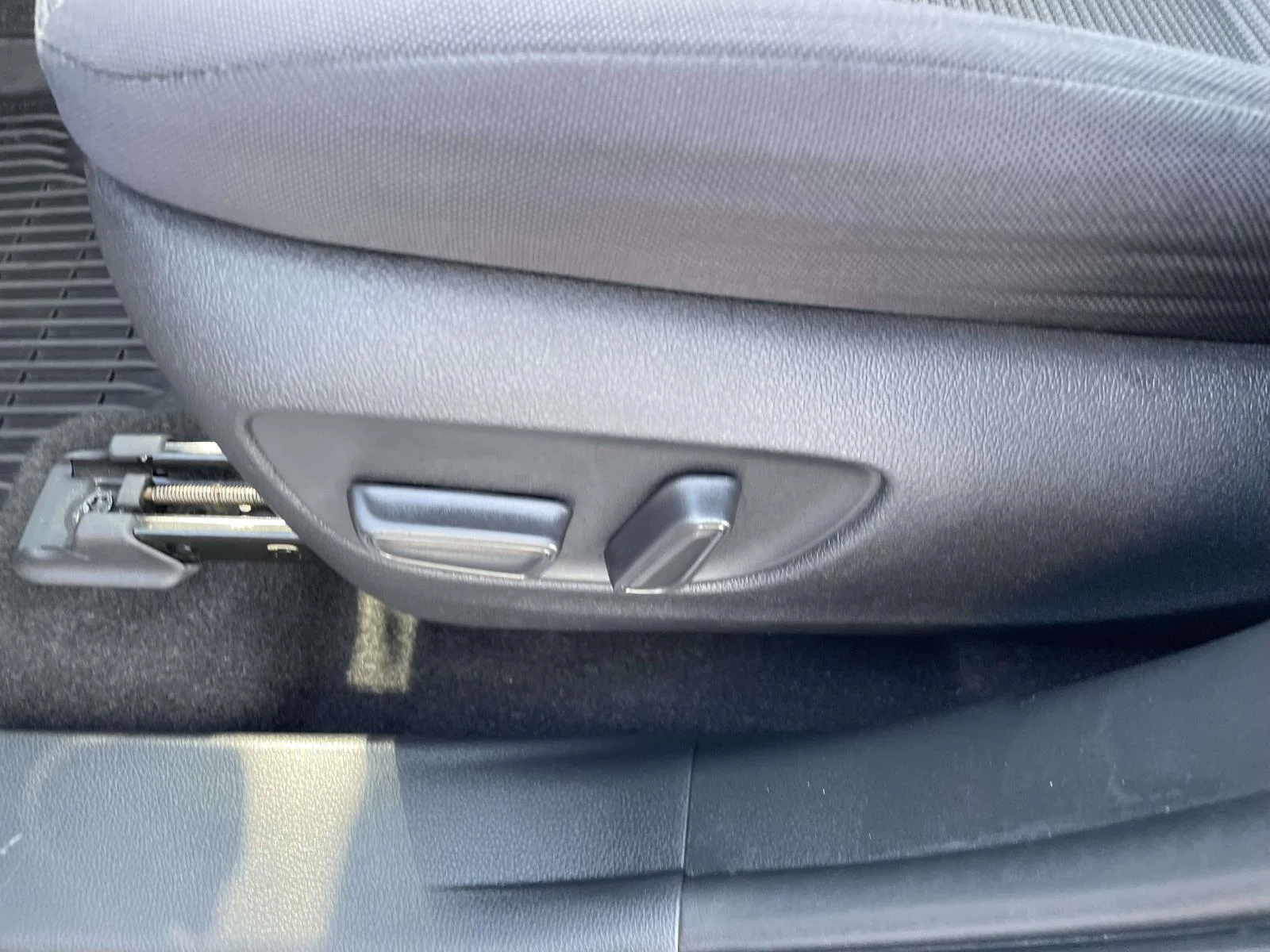 Used 2023 Off-white Toyota LE image 19