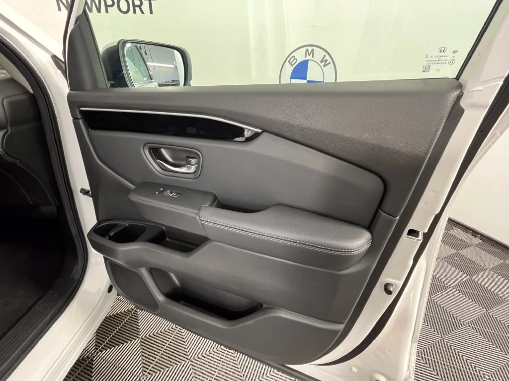 Used 2024 Platinum White Pearl Honda Touring image 25