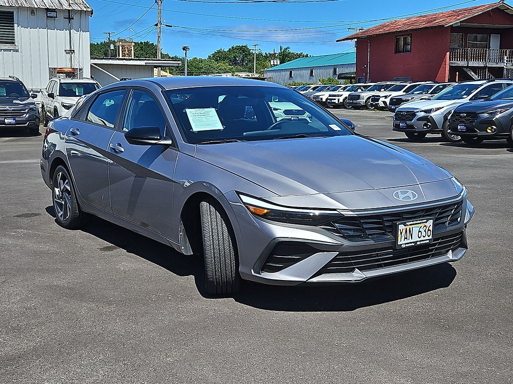 Used 2025 Fluid Metal Metallic Hyundai SEL Sport image 11