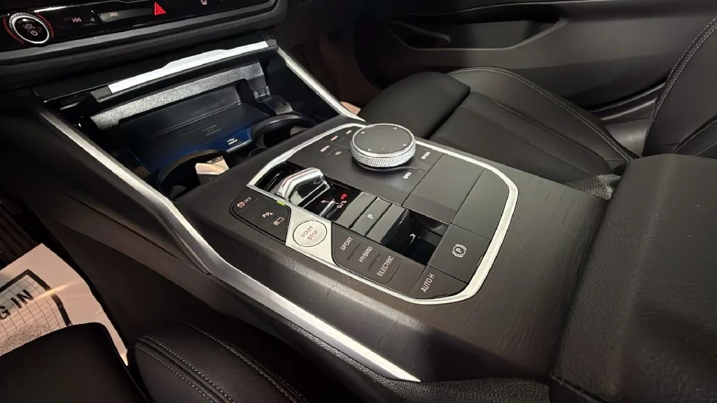 2024 BMW 3 Series 330e - Photo 20