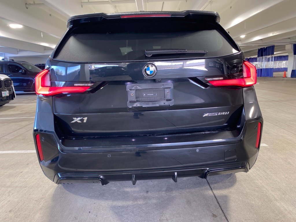 Used 2023 Black Sapphire Metallic BMW xDrive28i image 4