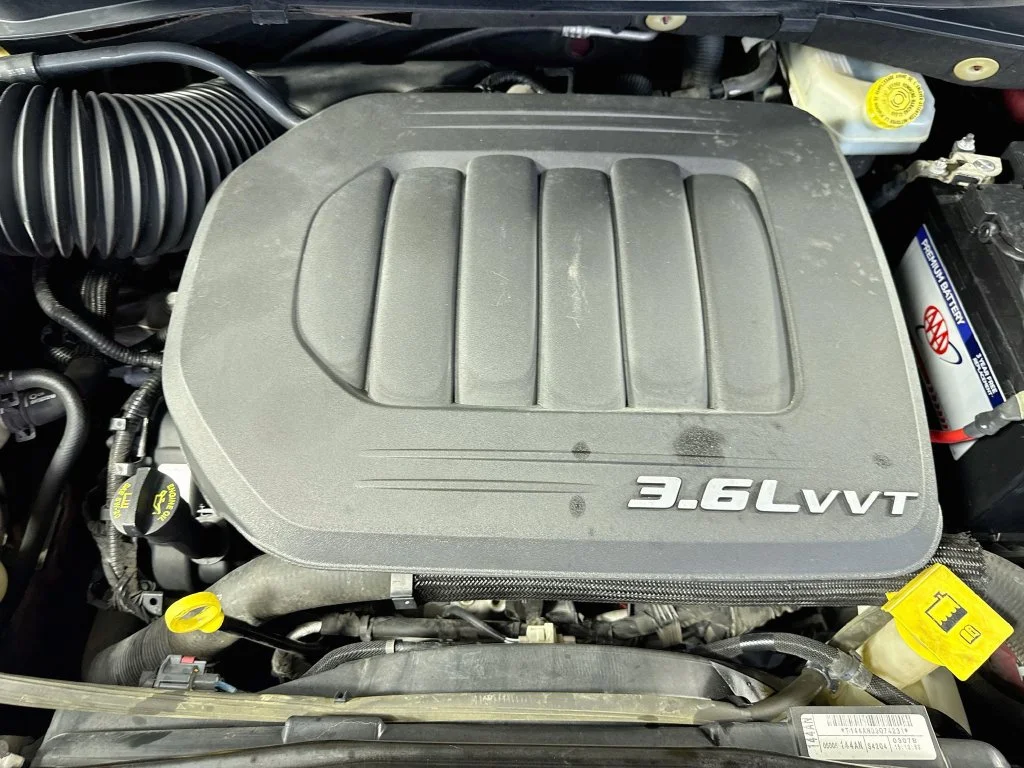 Used 2017 Red Dodge SXT image 38