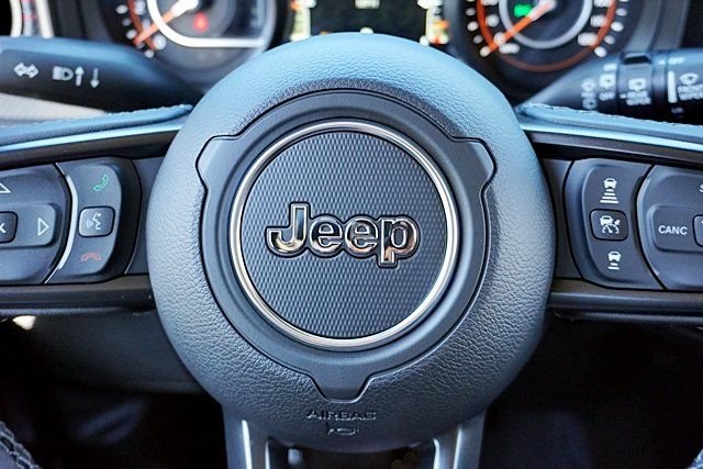 New 2026 Granite Crystal Metallic Clear-Coat Exterior Paint Jeep Rubicon image 40