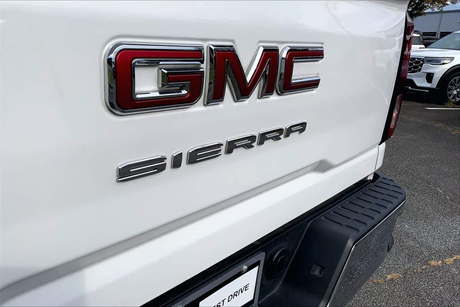 Used 2024 Summit White GMC Pro image 29