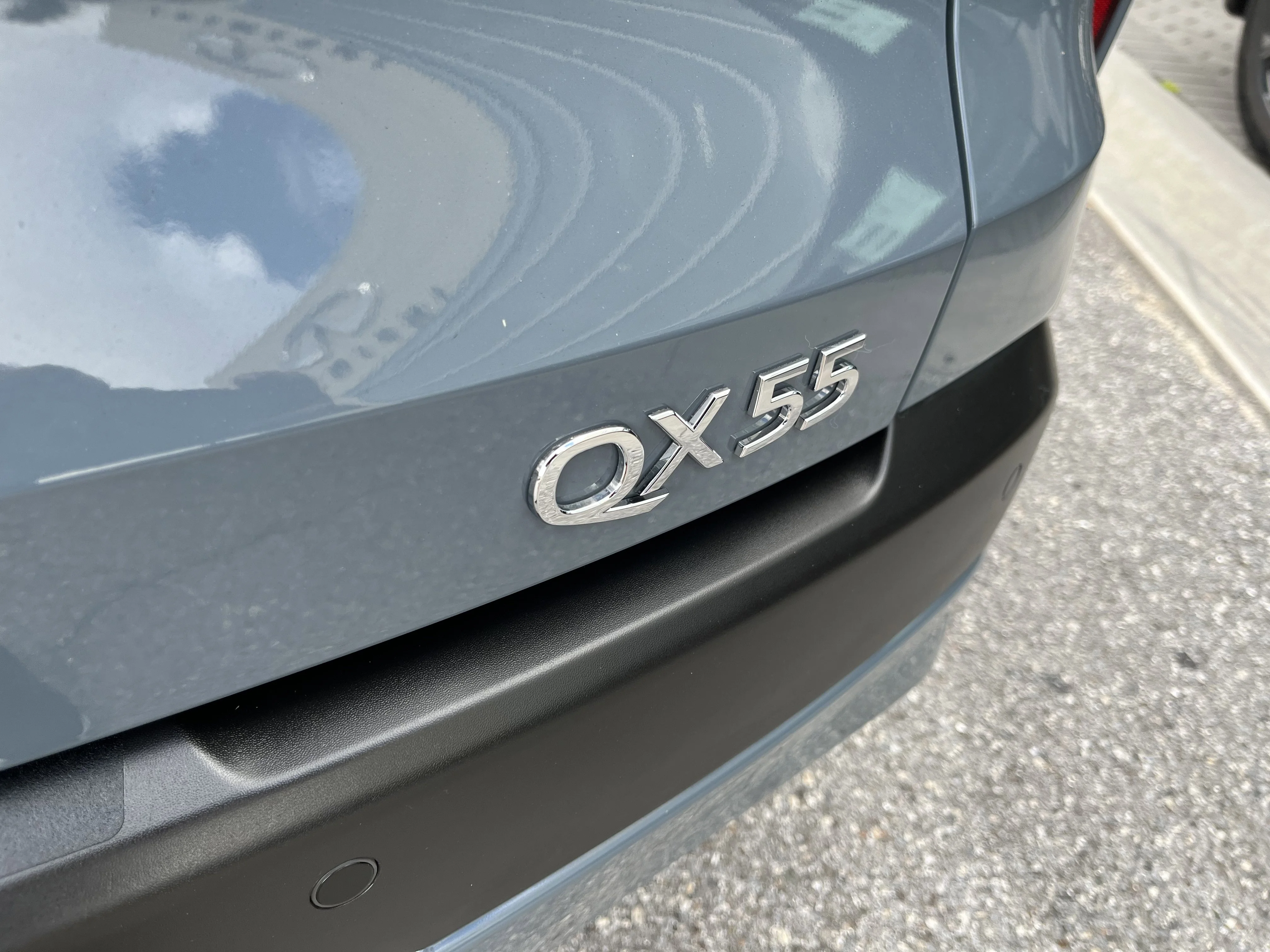 Certified Used 2023 Slate Gray INFINITI LUXE image 9