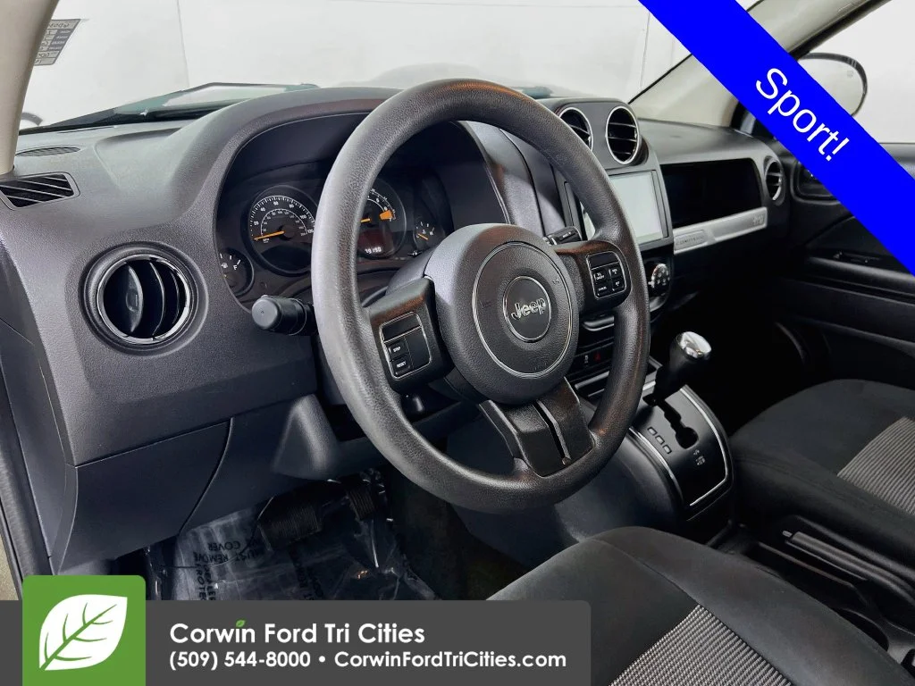 Used 2016 Green Jeep Sport image 2