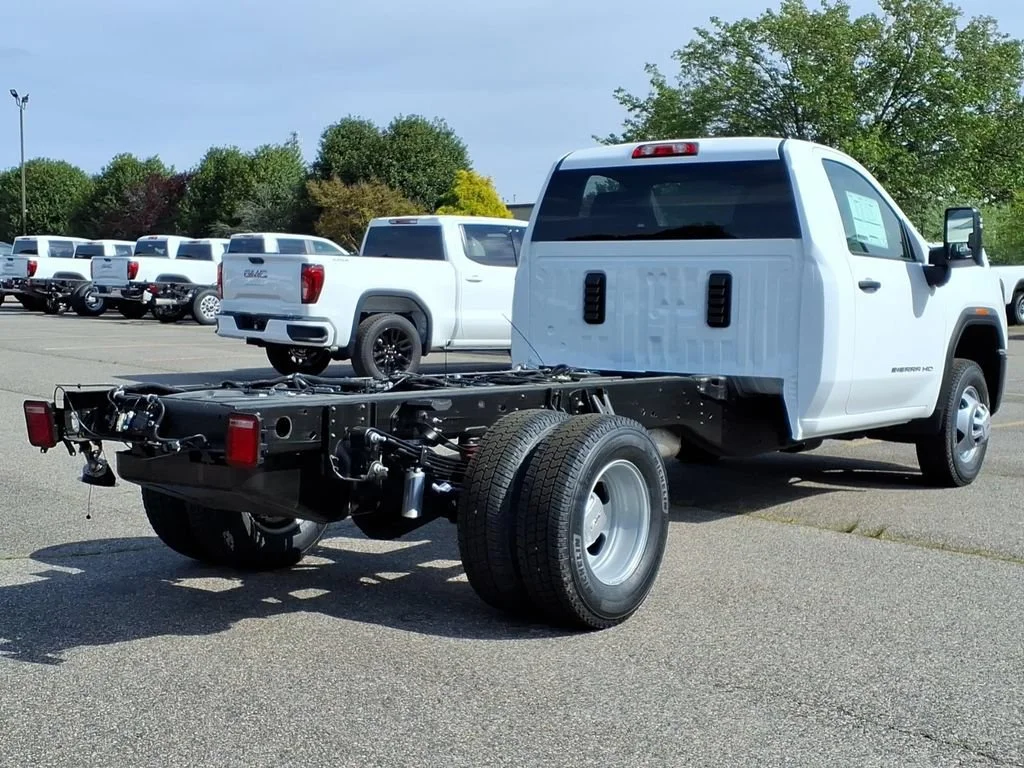 2026 GMC Sierra 3500HD Pro - Photo 25