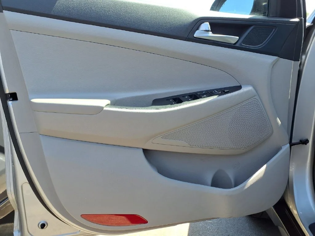 Used 2020 Silver Hyundai Value image 22