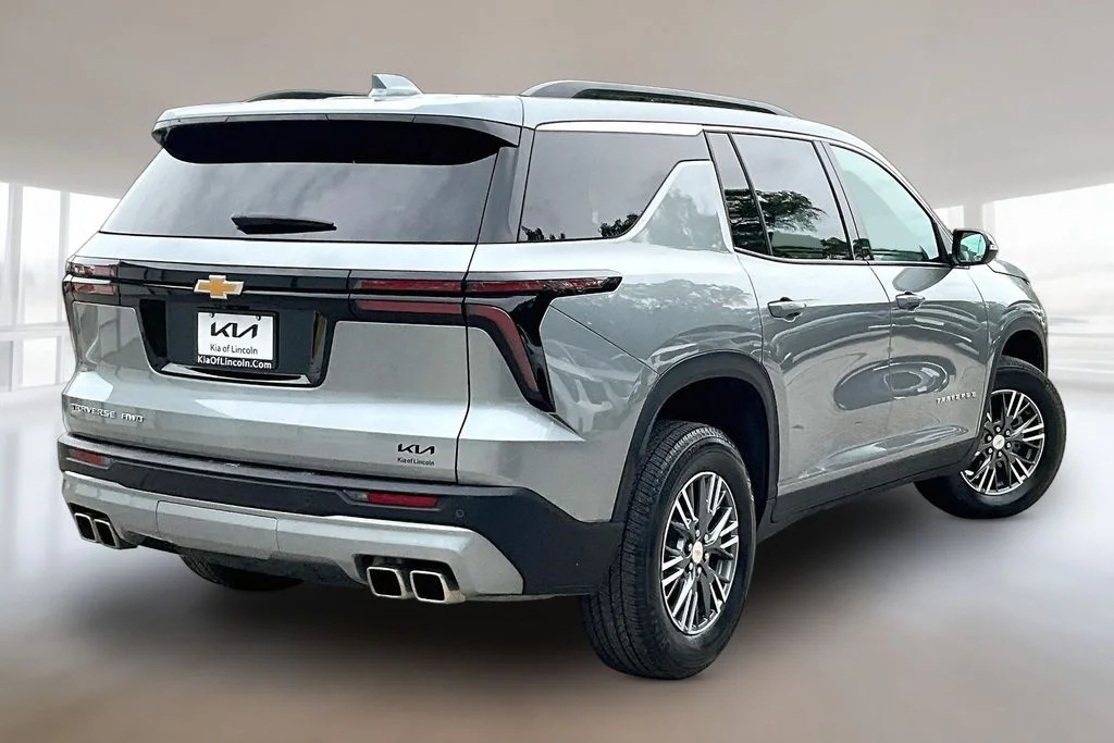 Used 2025 Sterling Gray Metallic Chevrolet LT image 6