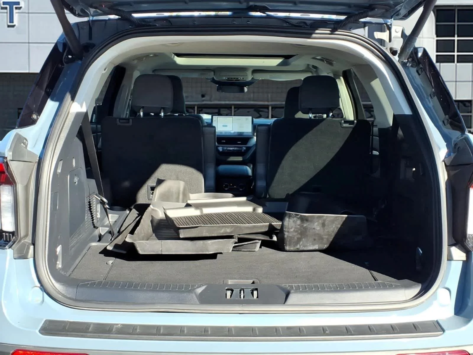 Used 2025 Vapor Blue Ford Active image 6