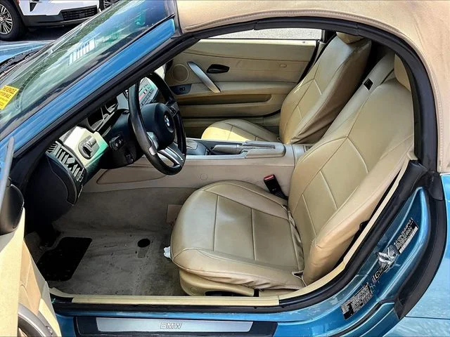 Used 2004 Blue BMW 2.5i image 7