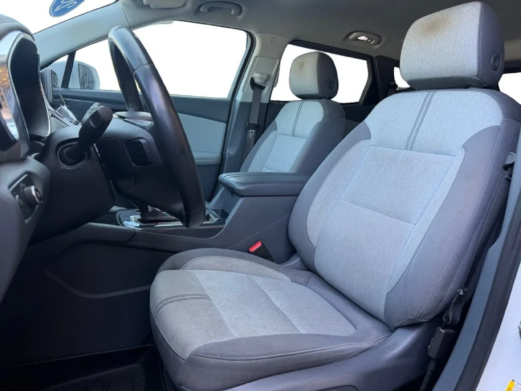 Used 2019 SUMMIT WHITE Chevrolet  image 26