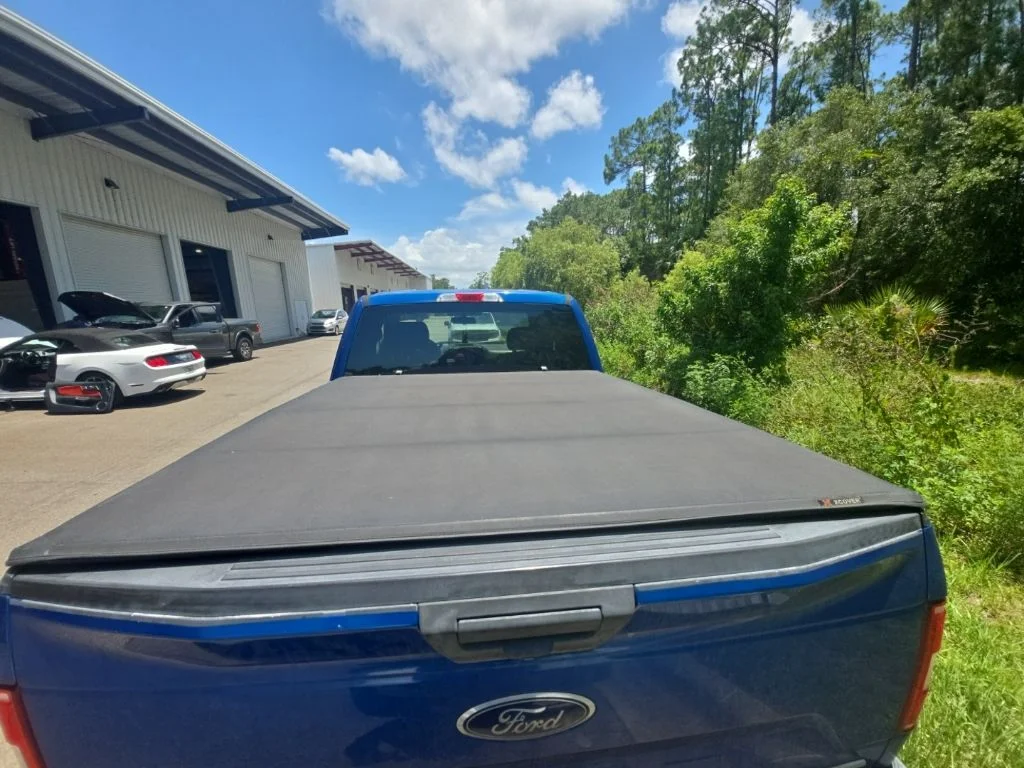 Used 2018 Blue Ford XL image 19