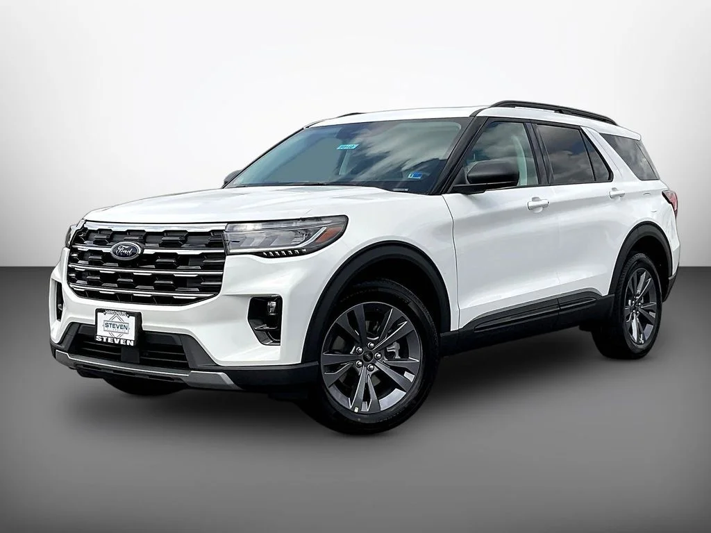 New 2026 Star White Metallic Tri-Coat Ford Active image 2