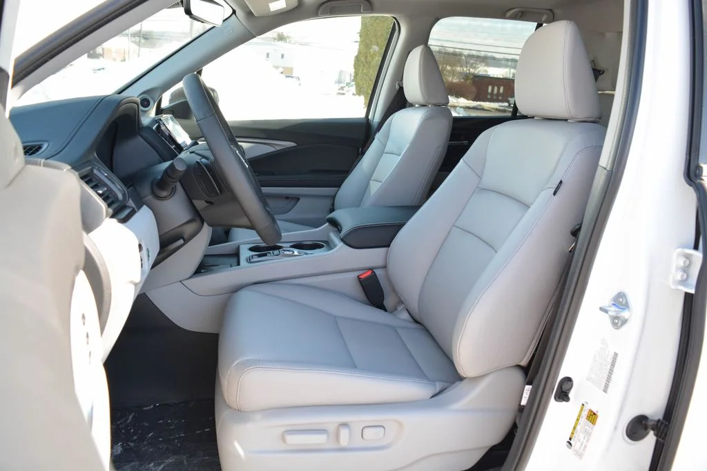 New 2026 Platinum White Pearl Honda RTL image 13