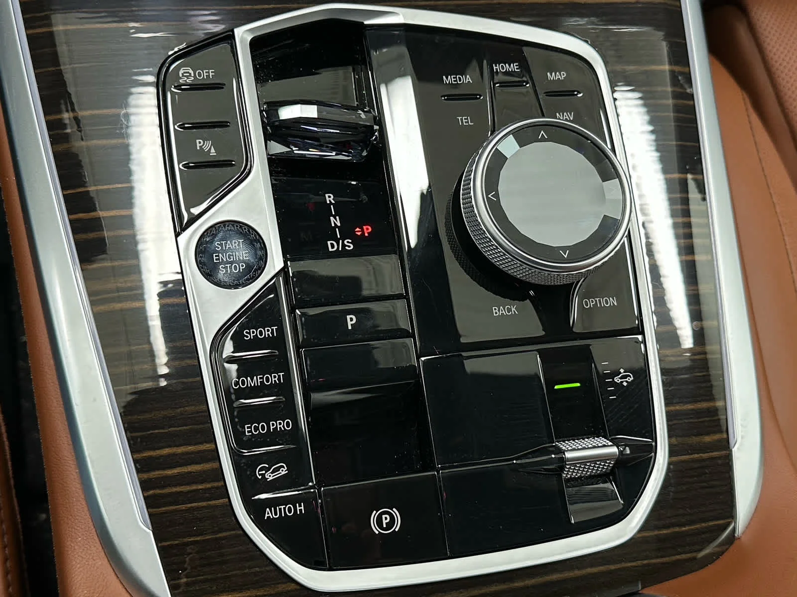 Used 2026 Brooklyn Grey Metallic BMW M60i image 31