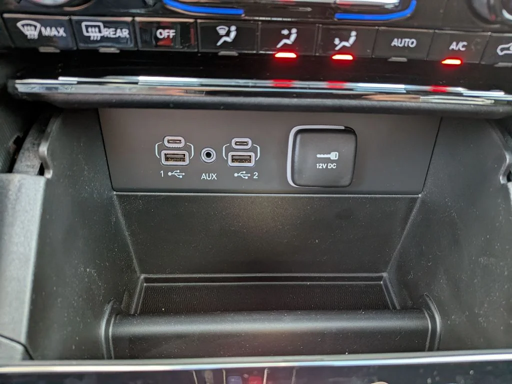 New 2025 White Jeep Laredo image 31