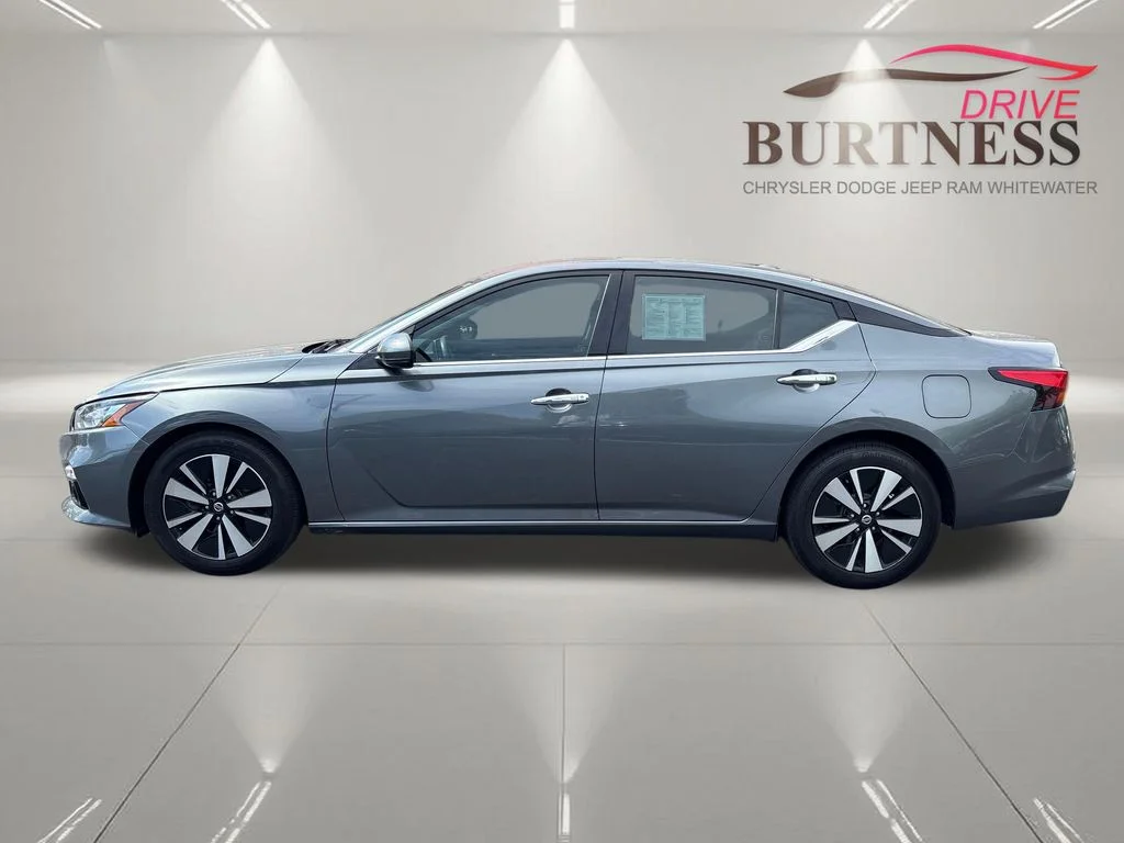 Used 2020 Gray Nissan 2.5 SV image 5