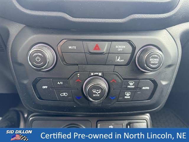 Used 2022 Bikini Metallic Clearcoat Jeep Latitude image 17