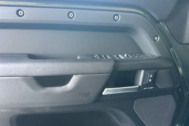 New 2026 Woolstone Green Land Rover S image 10