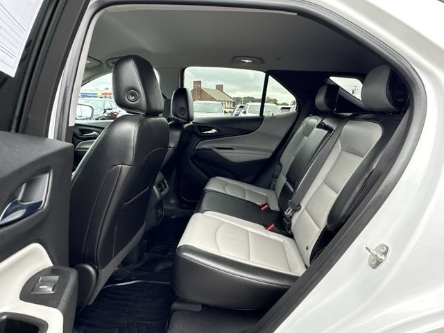 Used 2020 IRIDESCENT PEARL TRICOAT Chevrolet Premier image 28