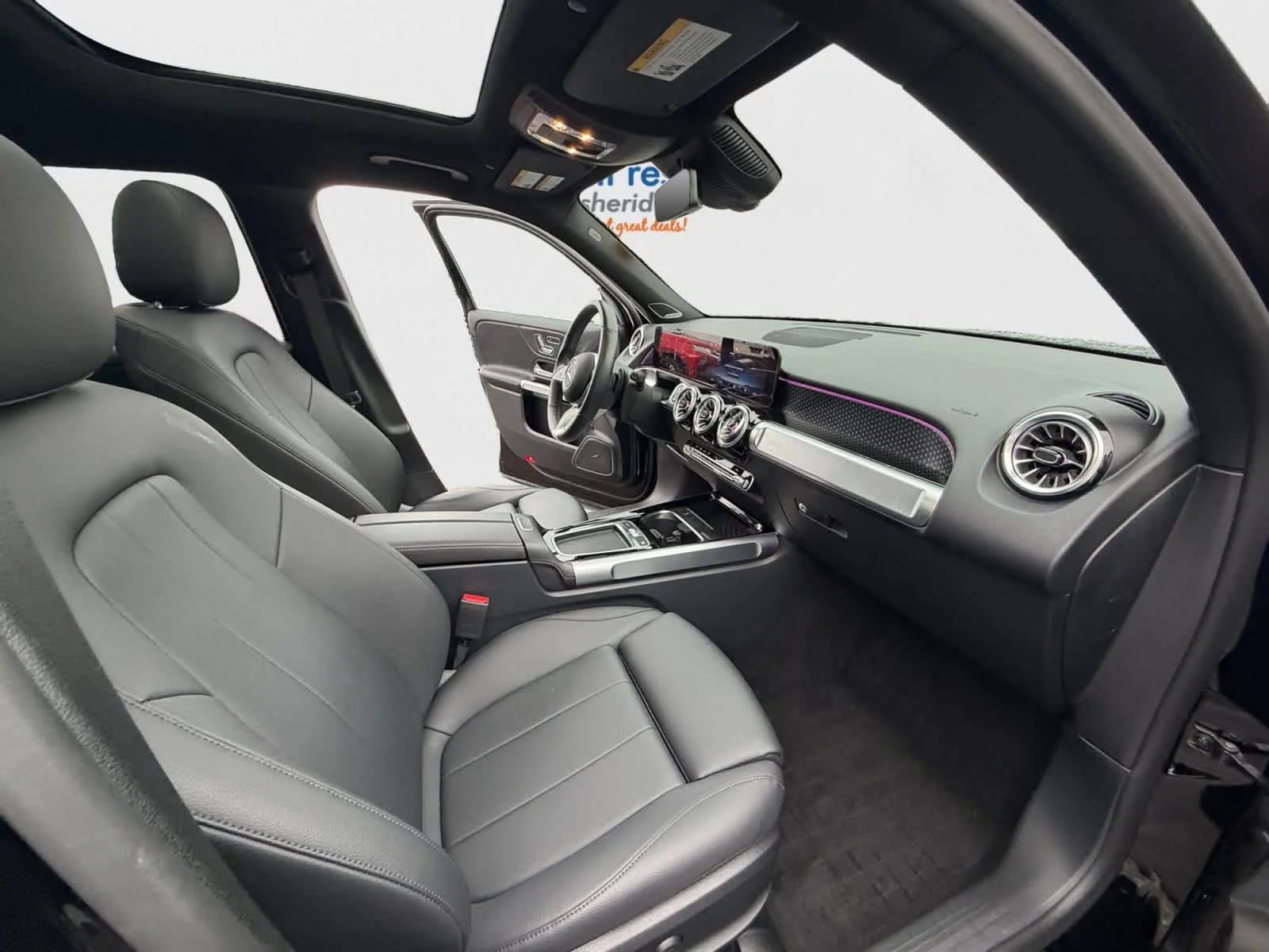 Used 2024 Night Black Mercedes-Benz GLB 250 image 19