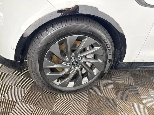 Used 2023  Land Rover S R-Dynamic image 29