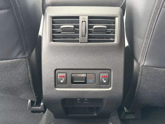 New 2026 Gray Nissan Platinum image 20