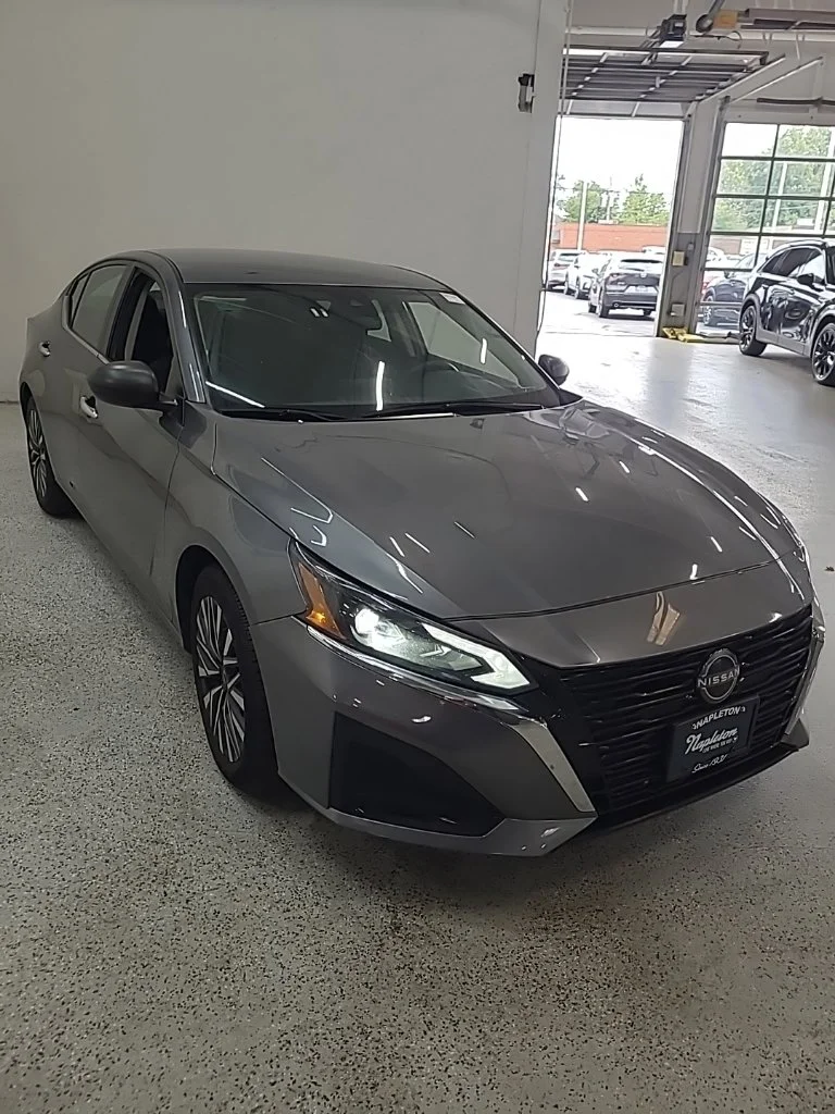Used 2024 Gray Nissan 2.5 SV image 2