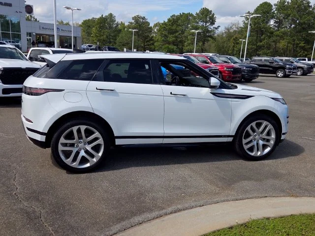 Used 2020  Land Rover R-Dynamic SE image 15