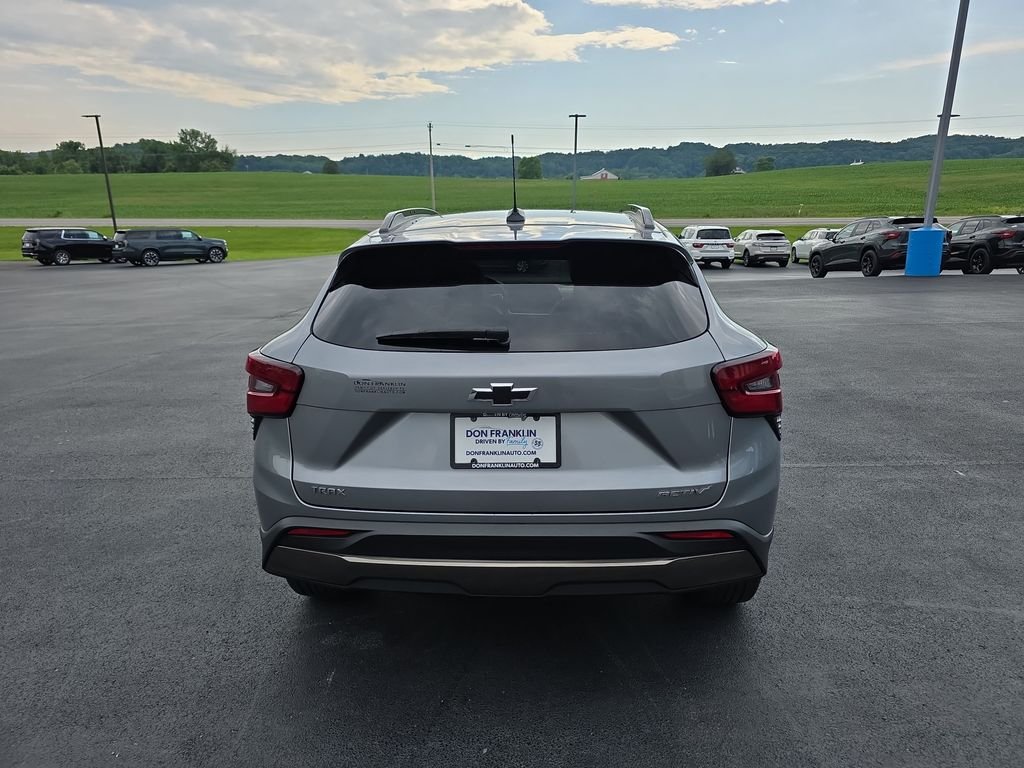 Used 2024 Gray Chevrolet ACTIV image 6