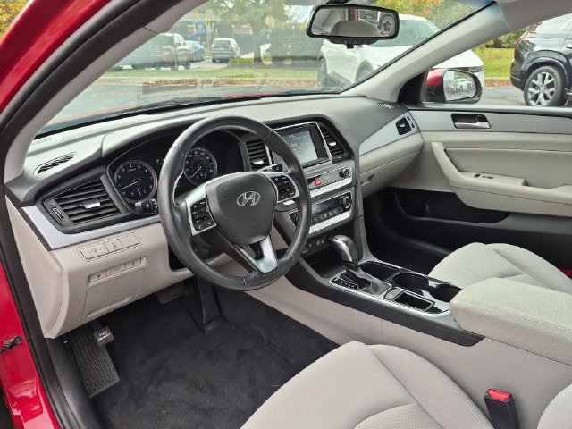Used 2019 Red Hyundai SEL image 10