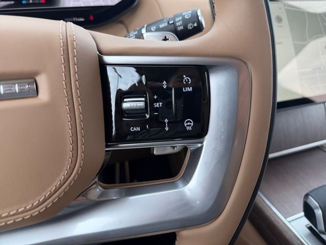 New 2026 Fuji White Land Rover SE image 23