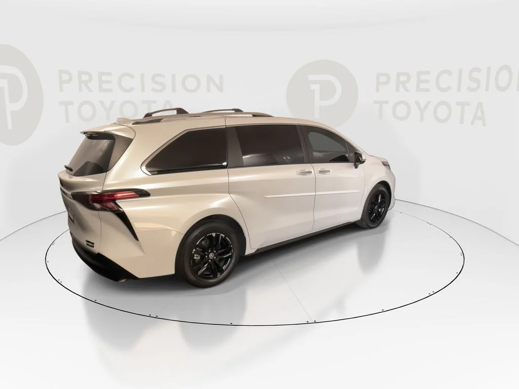 Used 2023 Wind Chill Pearl Toyota Limited image 20