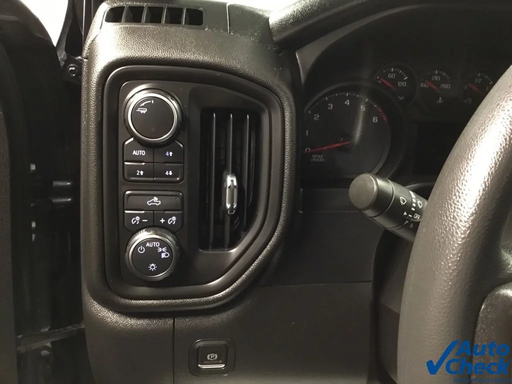 Used 2021 Gray Chevrolet Custom Trail Boss image 27