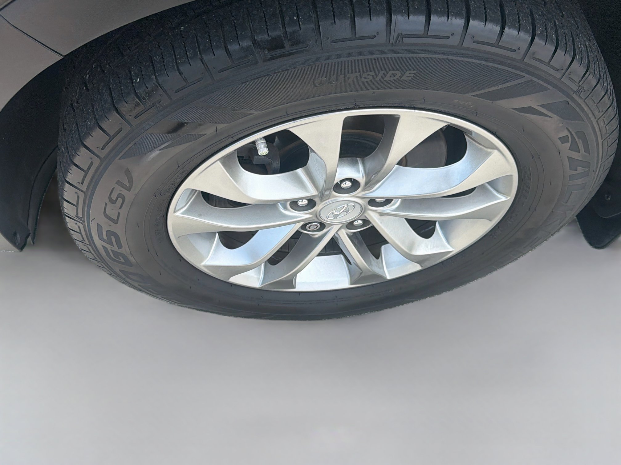 Used 2020 Twilight Black Hyundai SE image 34