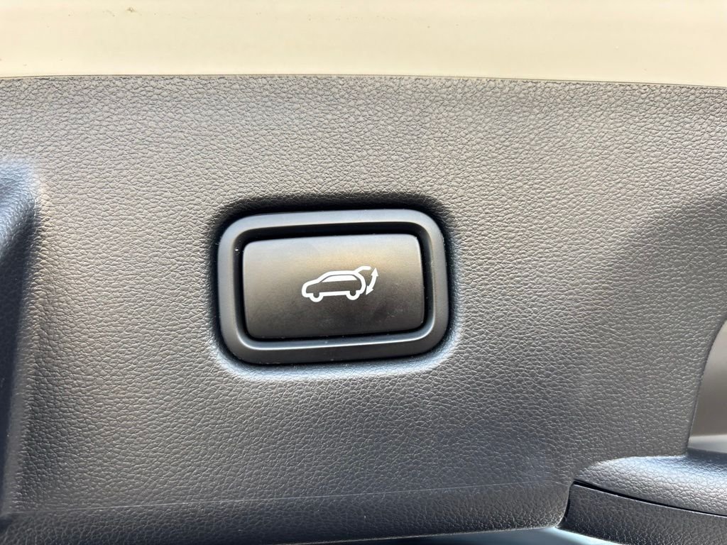 Used 2024 White Hyundai Blue image 35