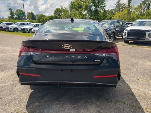 New 2025 Black Hyundai SEL Sport image 33