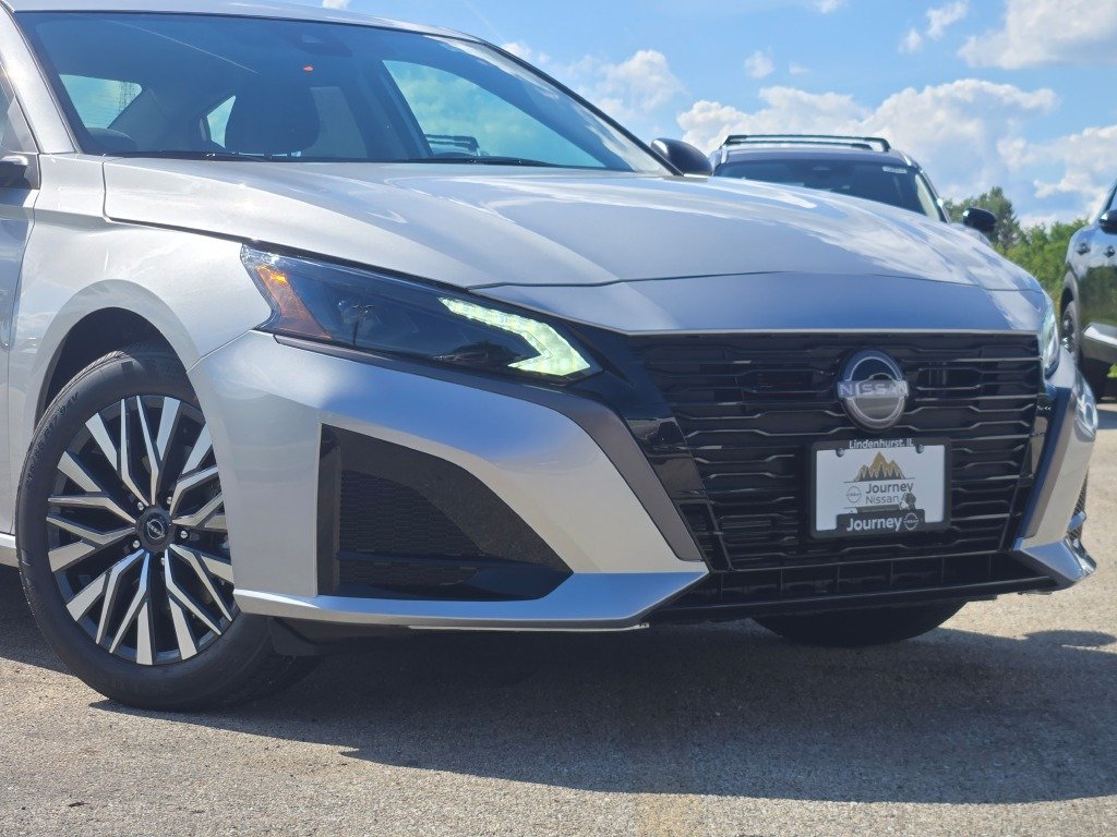 New 2026 Brilliant Silver Metallic Nissan SV image 2