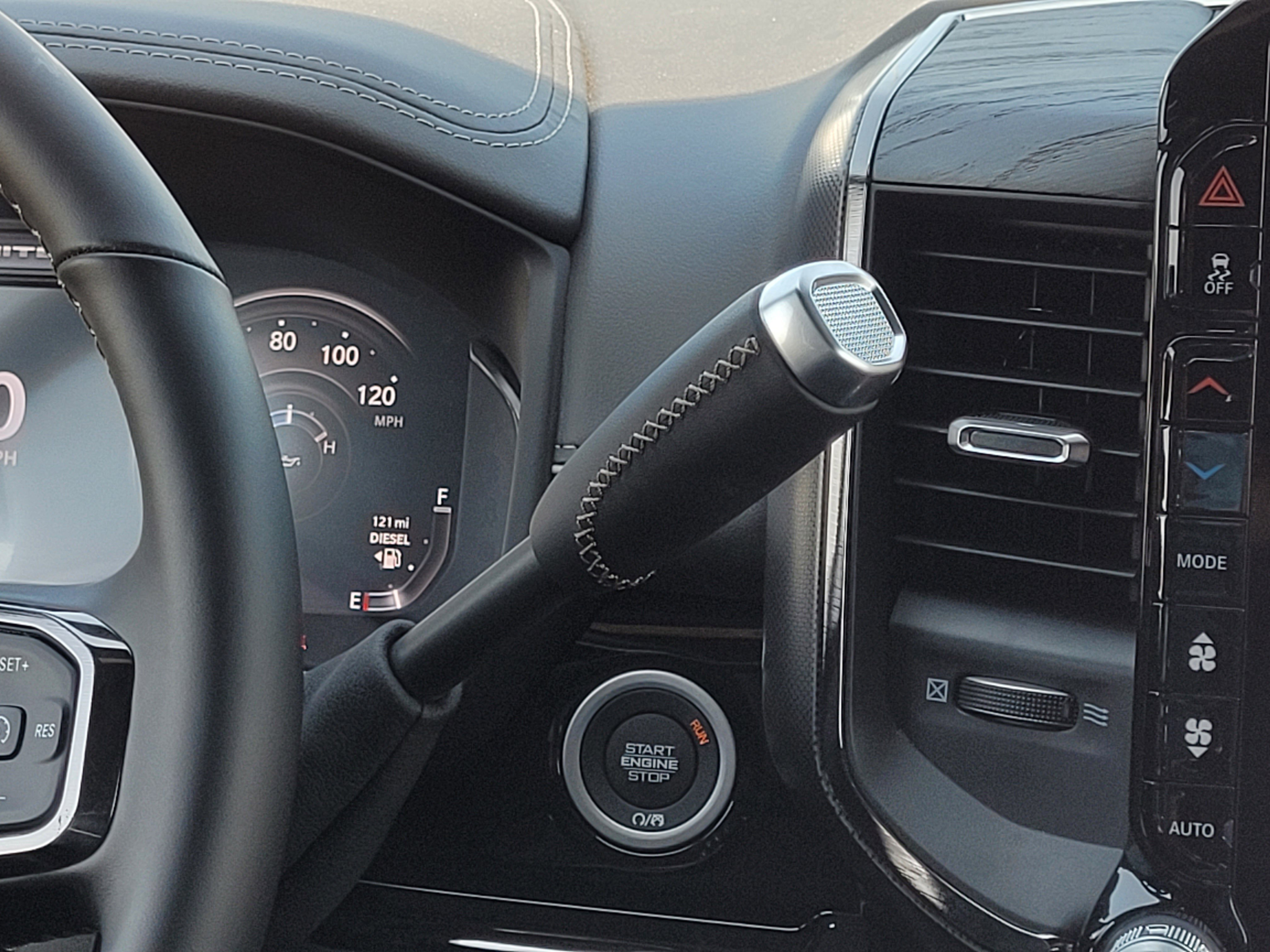 2025 RAM 3500 Limited - Photo 17